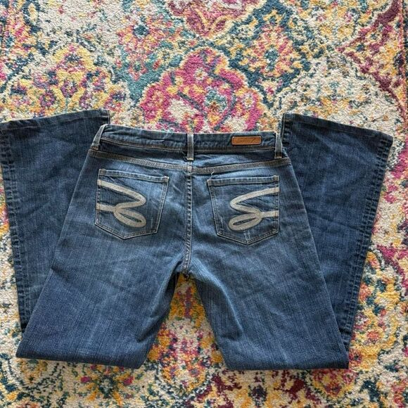 Vintage Denim - Y2K vintage dark wash blue low rise boot cut jeans with embroidered pockets